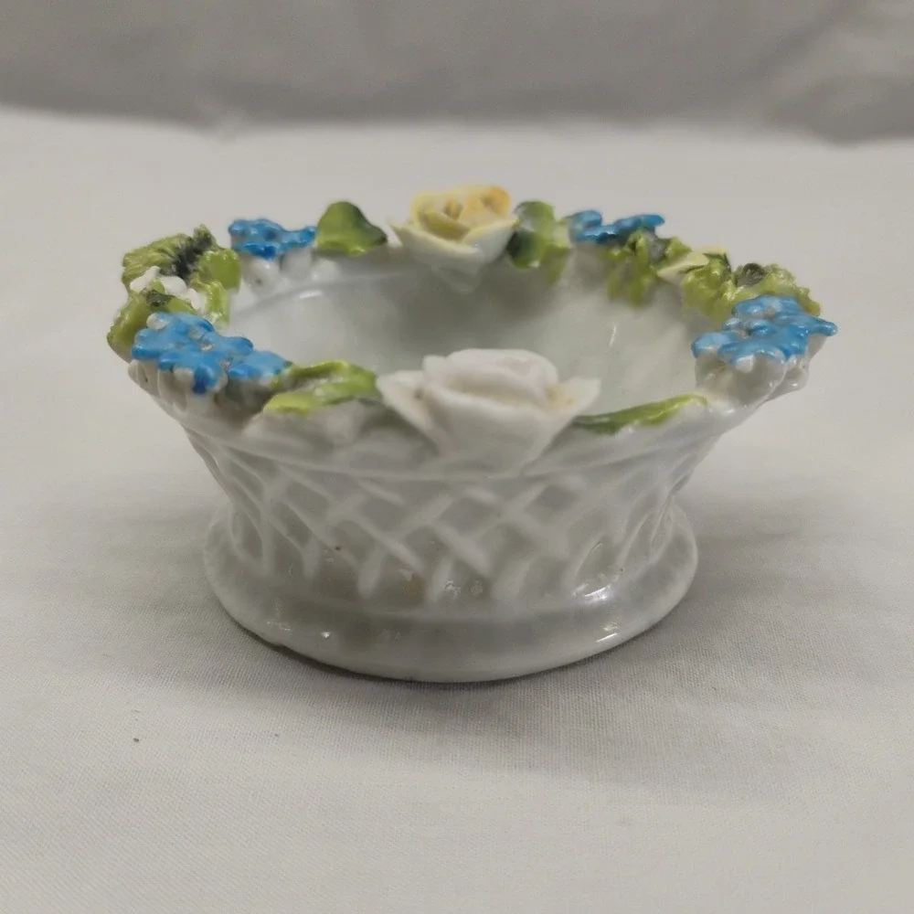 Elfinware Germany Vintage 3pc Salt Dip Cellar 1‎ Flawed Porcelain Basket Flowers